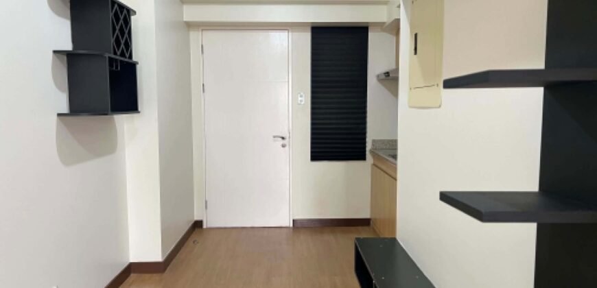 DMCI Brixton, Kapitolyo, Pasig City Condo for Sale
