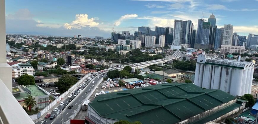 Brixton, Kapitolyo, Pasig City Condo for Sale