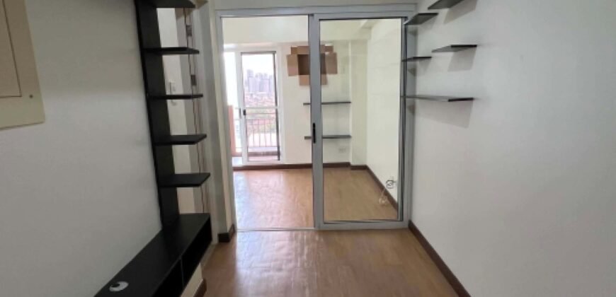 DMCI Brixton, Kapitolyo, Pasig City Condo for Sale