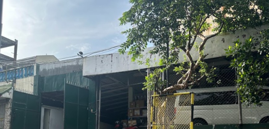 Corner Edsa, Makati City Lot With Old Structure for Sale
